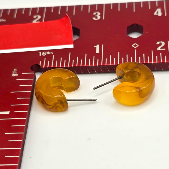 Pierced Earrings Yellow Mustard Tone Resin Half Hoop Chunky Small Post SKU2776 - Picture 3 of 4